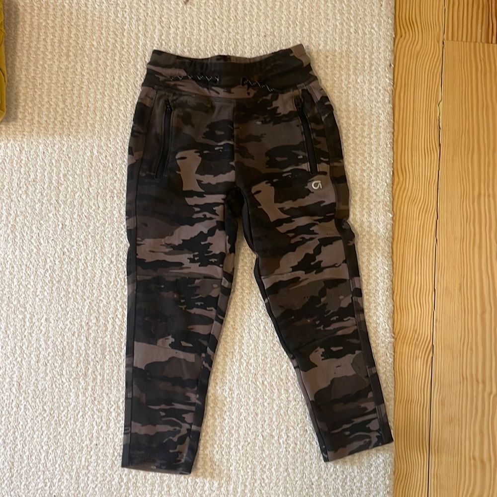 GAP Fit camo joggers pants. Never worn. Kids size XS (4-5)
